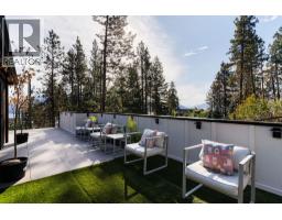 5828 Brown Place, Peachland, BC V1Y4J1 Photo 13