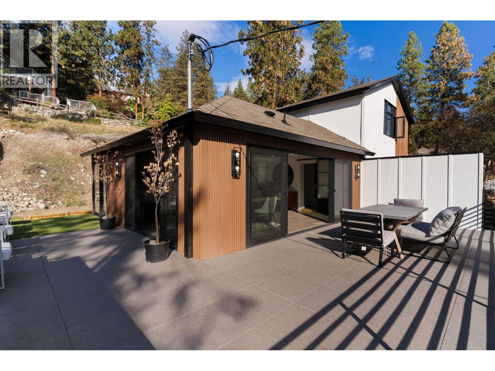 5828 Brown Place, Peachland