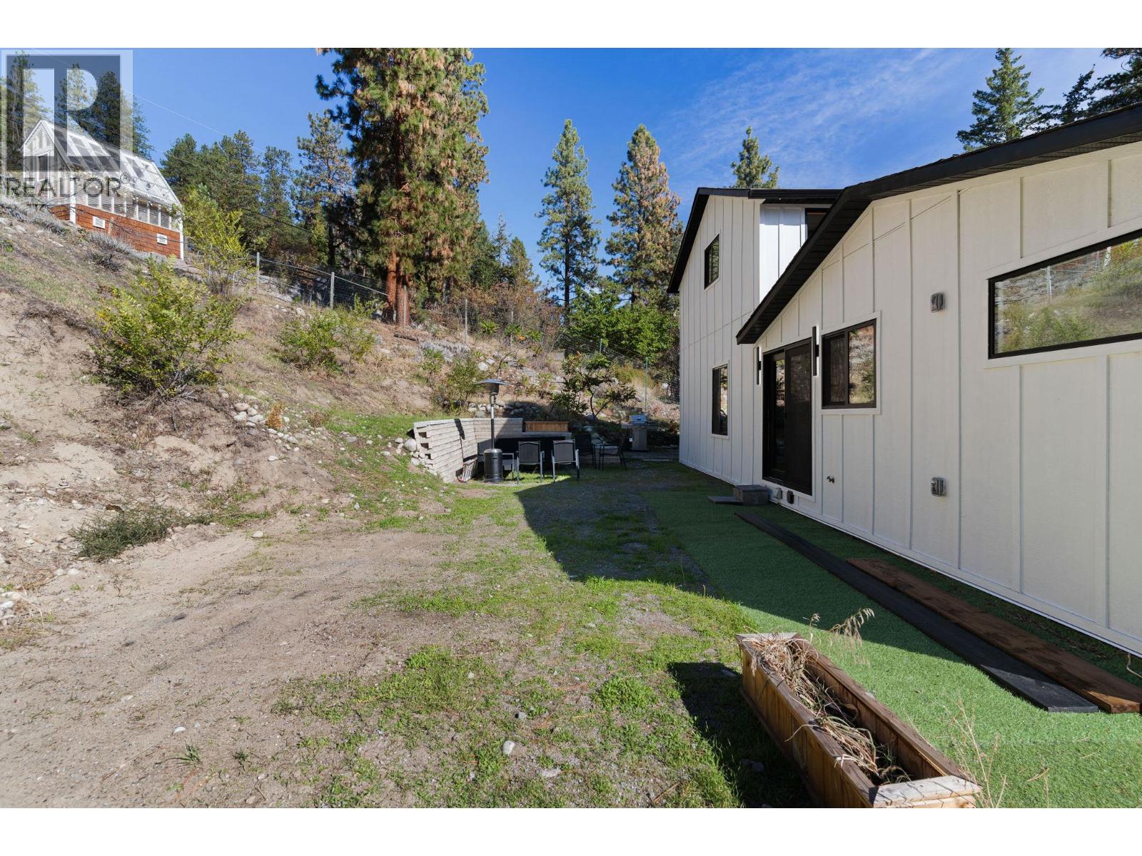 5828 Brown Place, Peachland