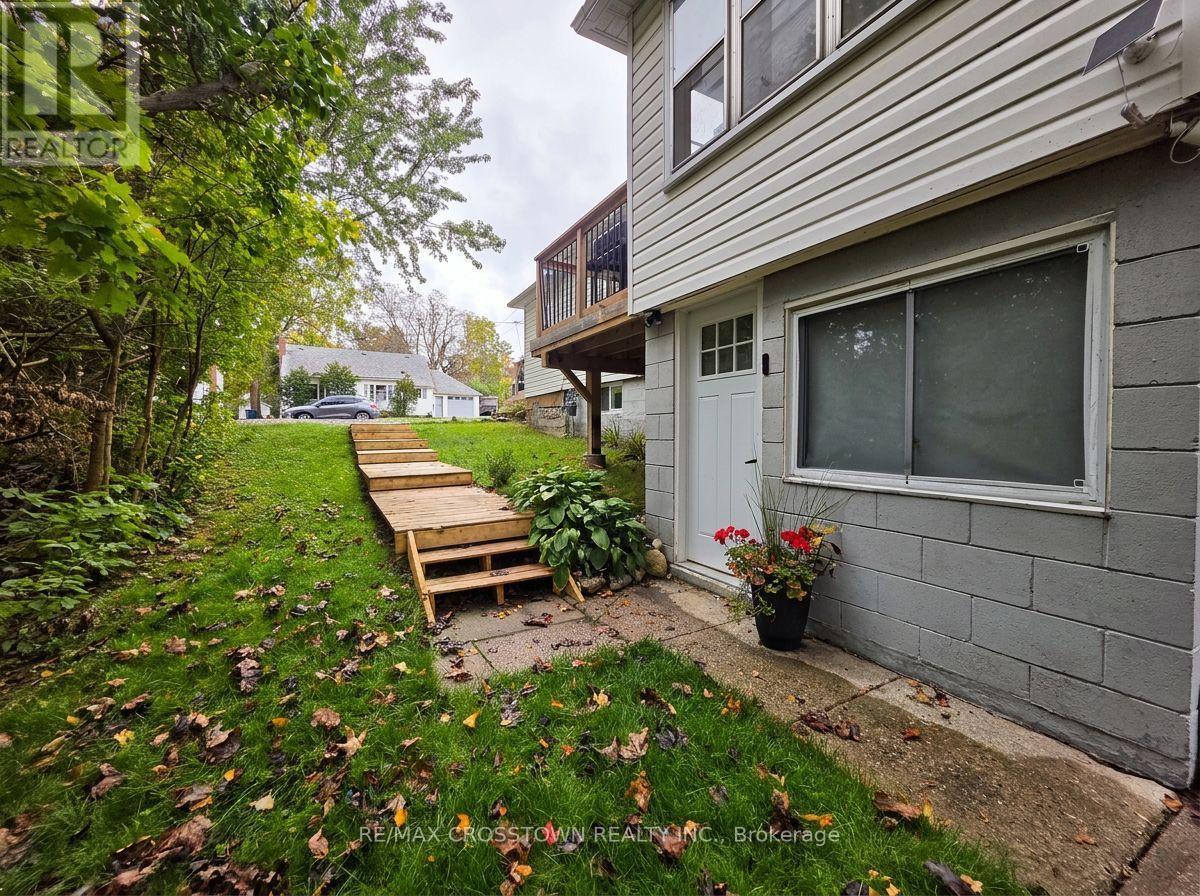 64 Bleeker Street, Orillia photo 3