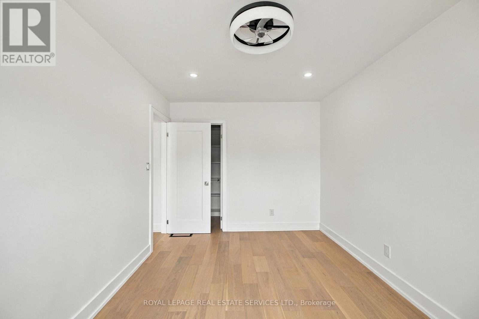 #53 400 MISSISSAUGA VALLEY BOULEVARD - Image 18