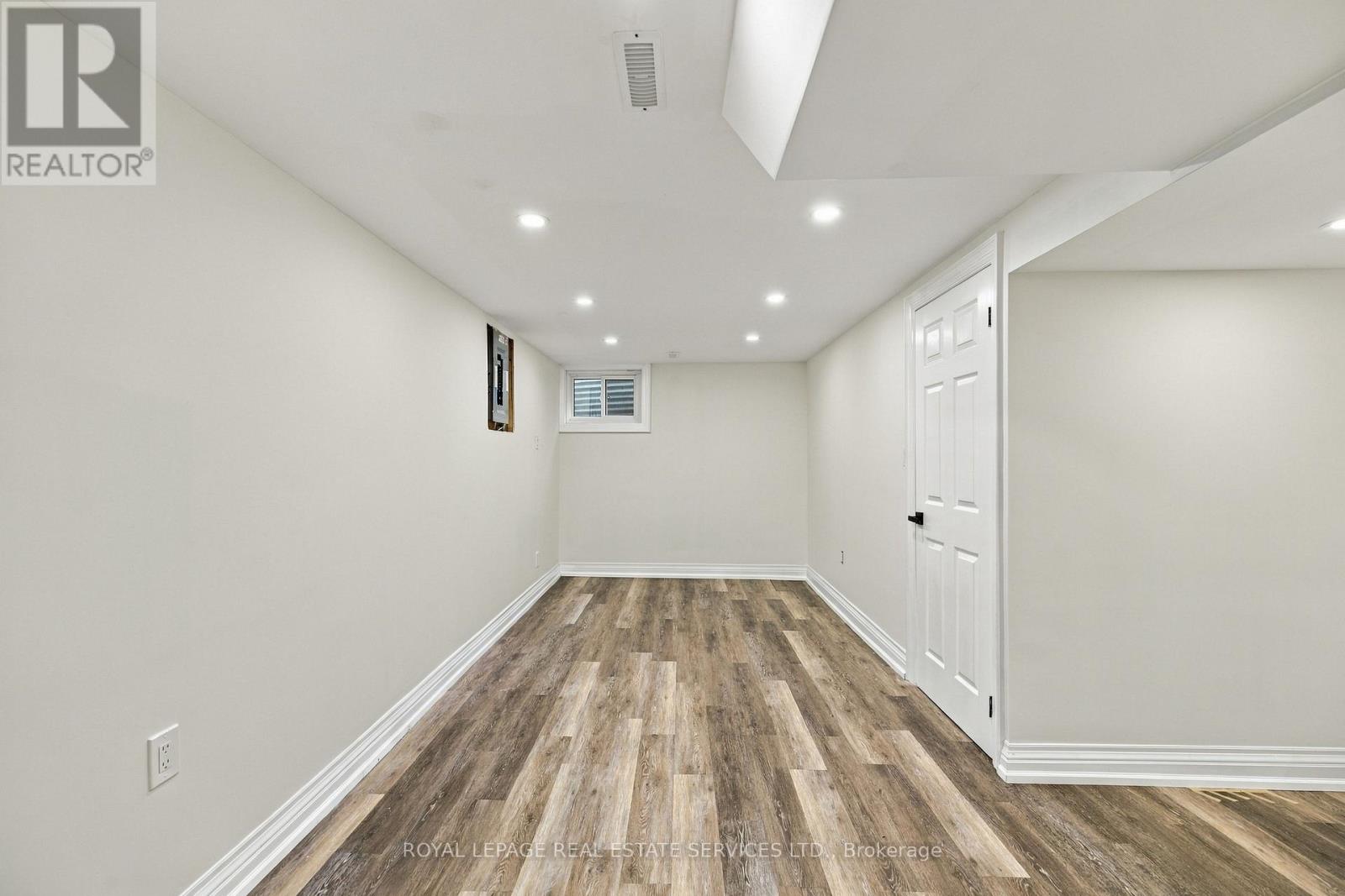 #53 400 MISSISSAUGA VALLEY BOULEVARD - Image 31