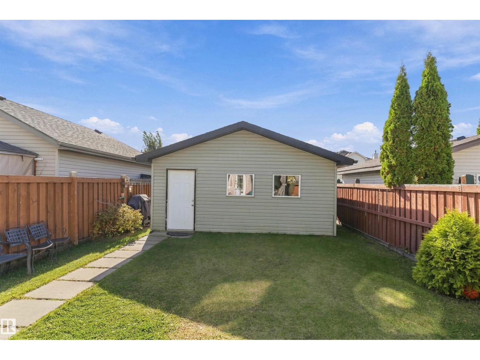 12035 18 AV SW - Image 35