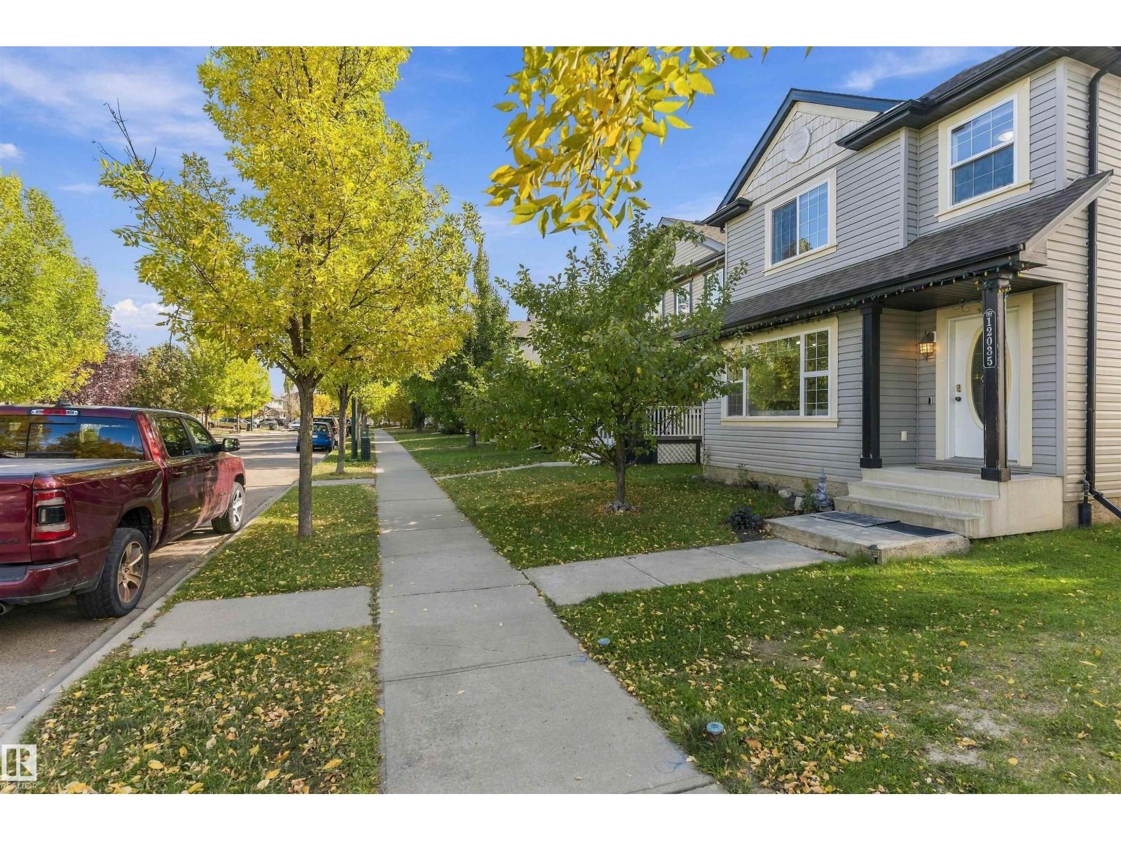 12035 18 AV SW - 39