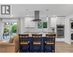 1350 Greenwood Way, French Creek, BC V9P1X1 Photo 17