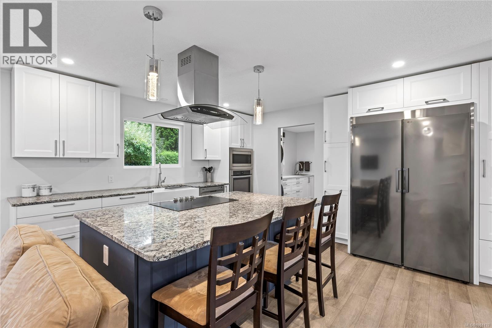 1350 Greenwood Way - 2
