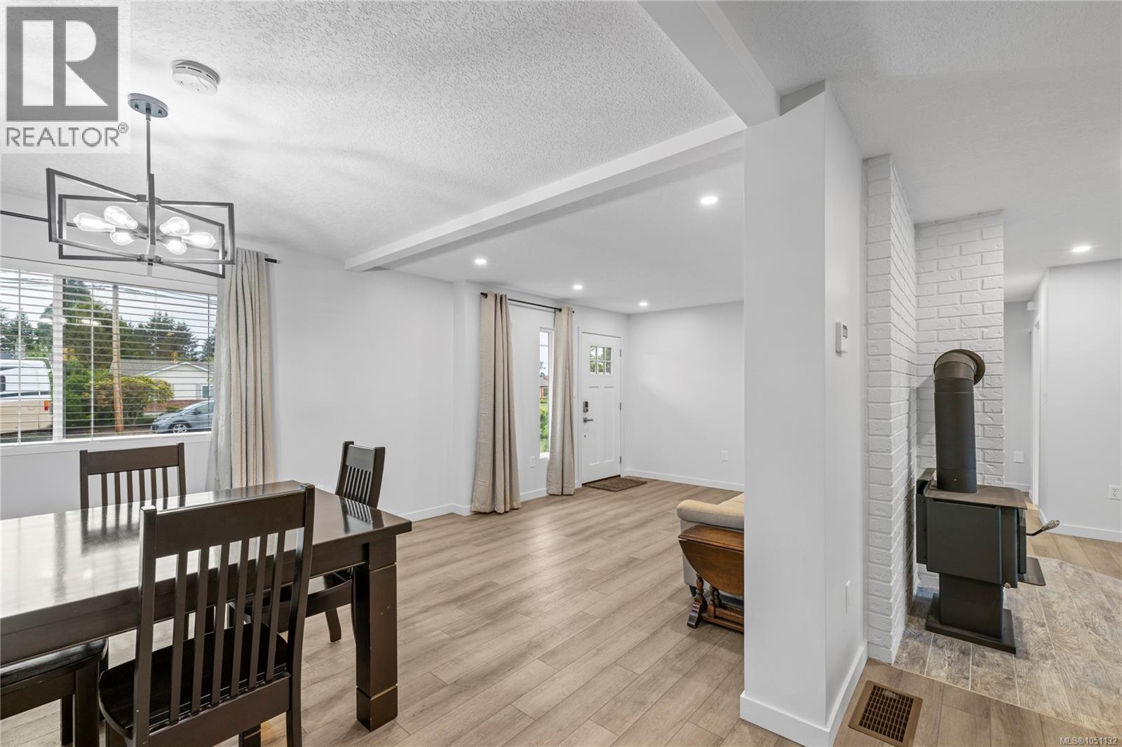 1350 Greenwood Way - Image 28