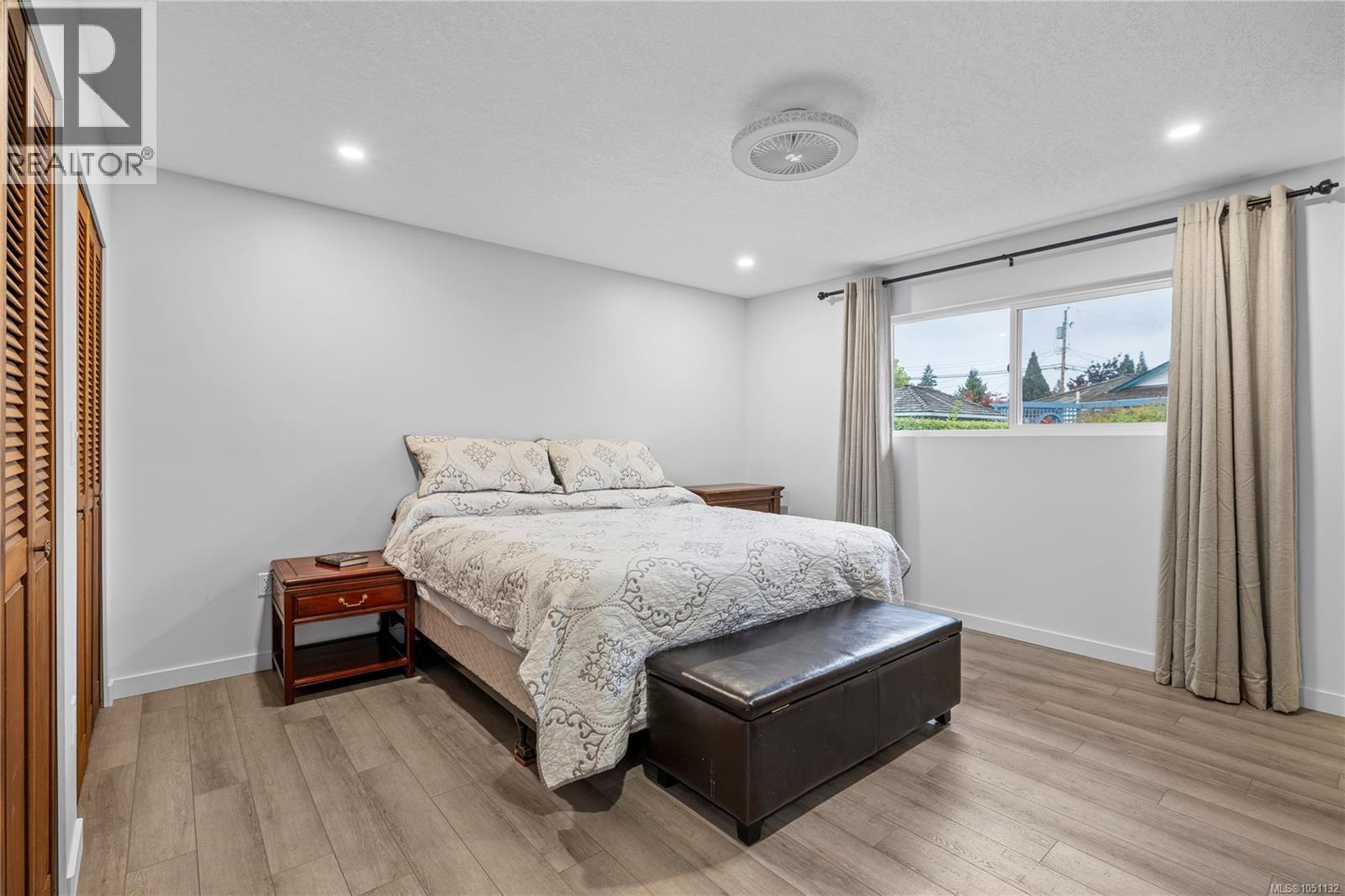 1350 Greenwood Way - 32