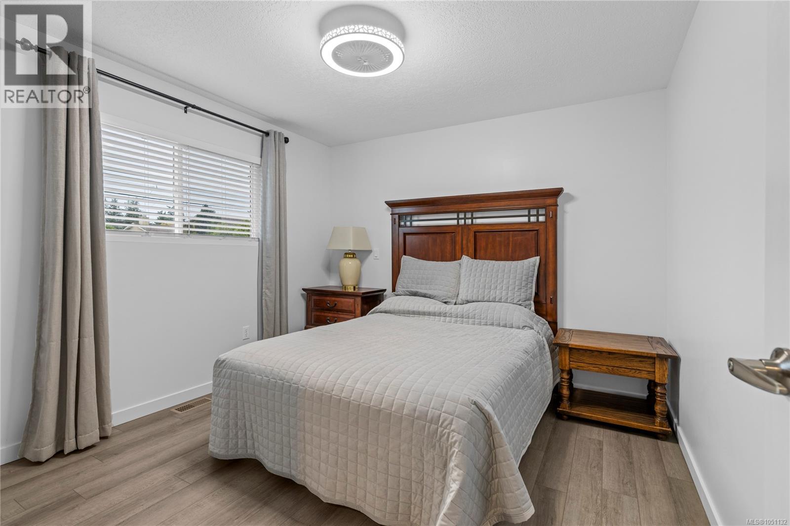 1350 Greenwood Way - Image 34