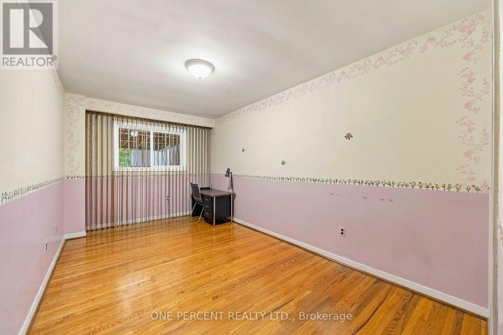 37 WILMONT DRIVE - 20