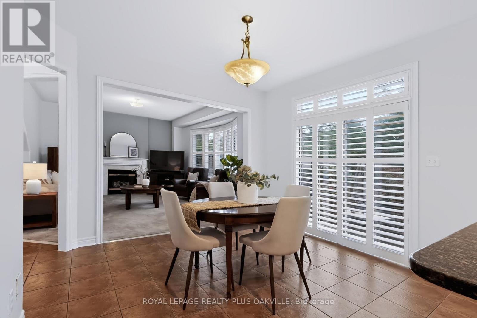 2254 Dunforest Crescent, Oakville, ON photo 15