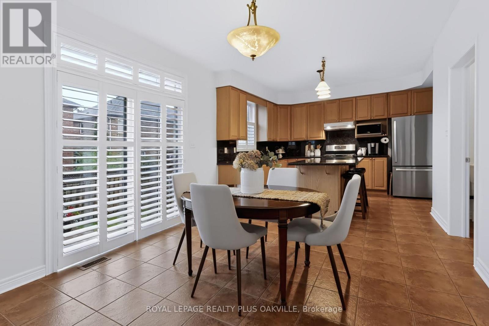 2254 Dunforest Crescent, Oakville, ON photo 8