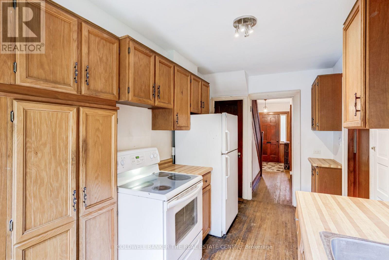 134 HARVIE AVENUE - 15