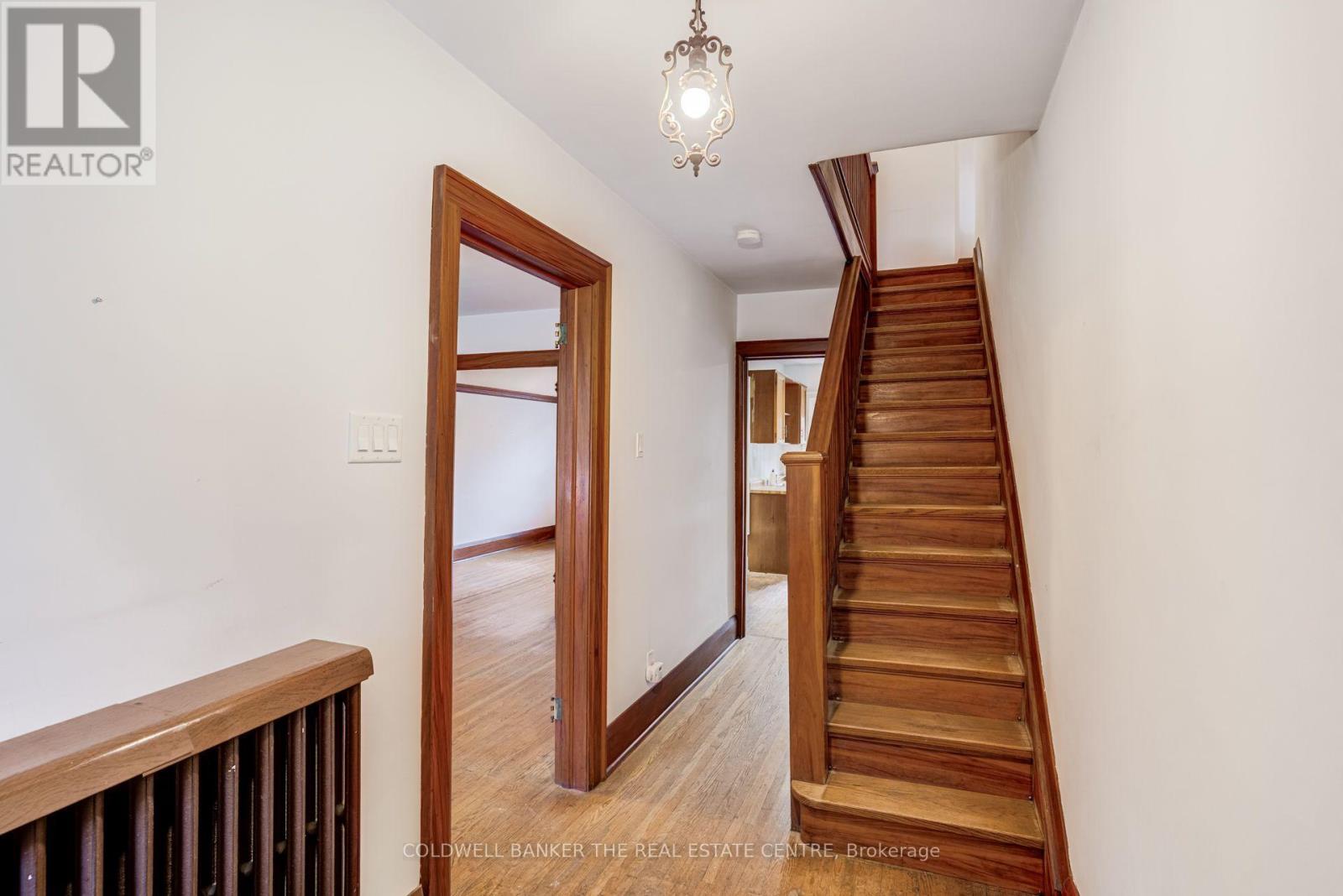 134 HARVIE AVENUE - 5