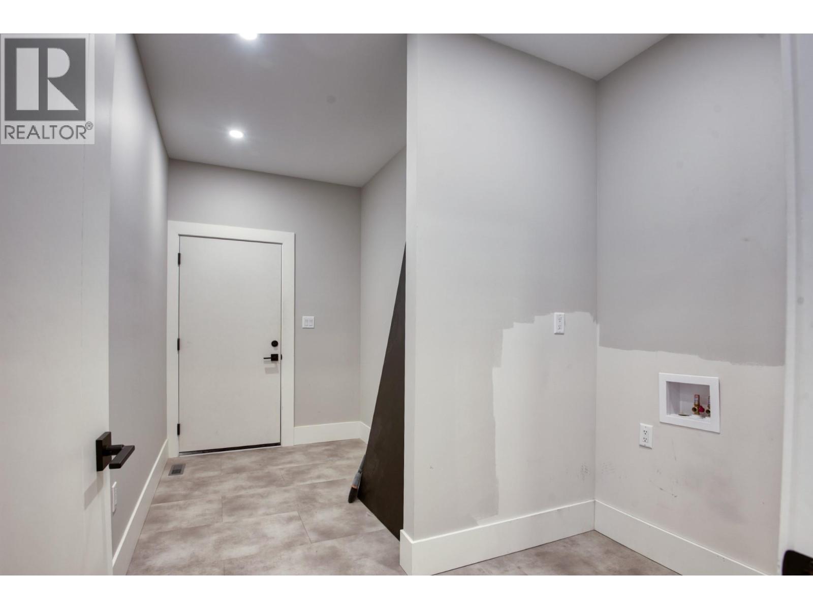 2835 Outlook Way, Naramata