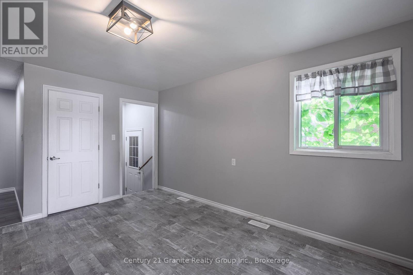 55 Wellington Street, New Tecumseth photo 13