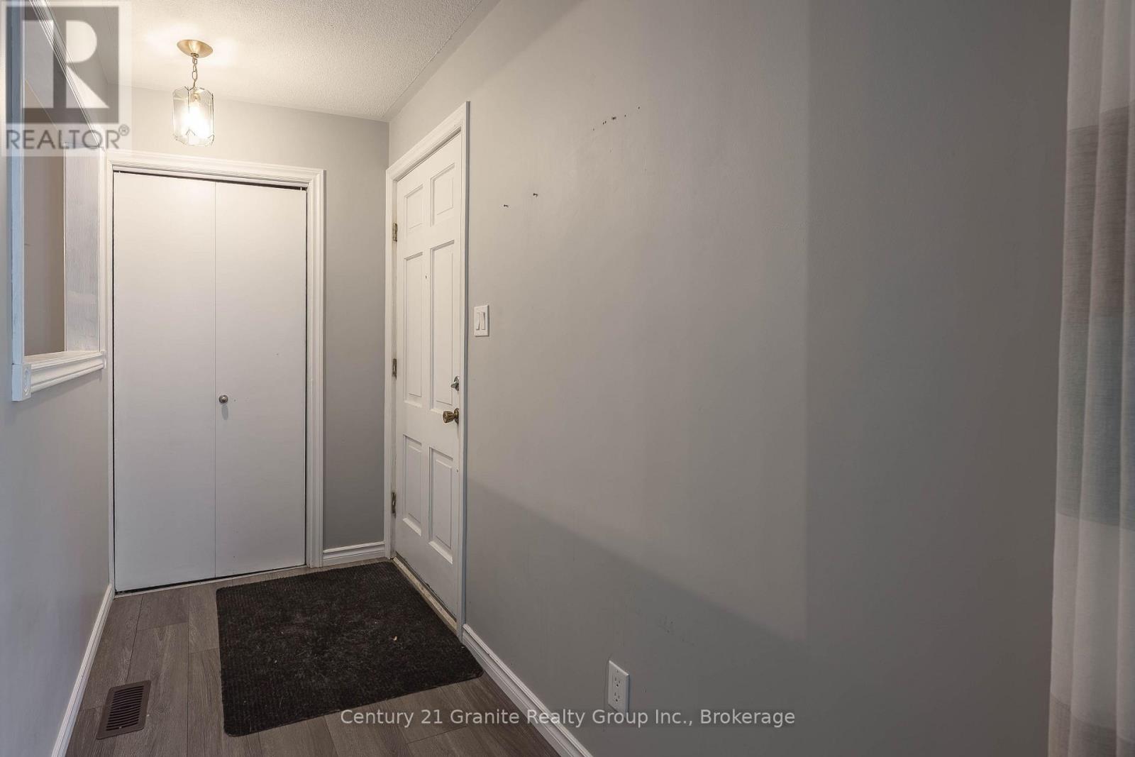 55 WELLINGTON STREET E - 2