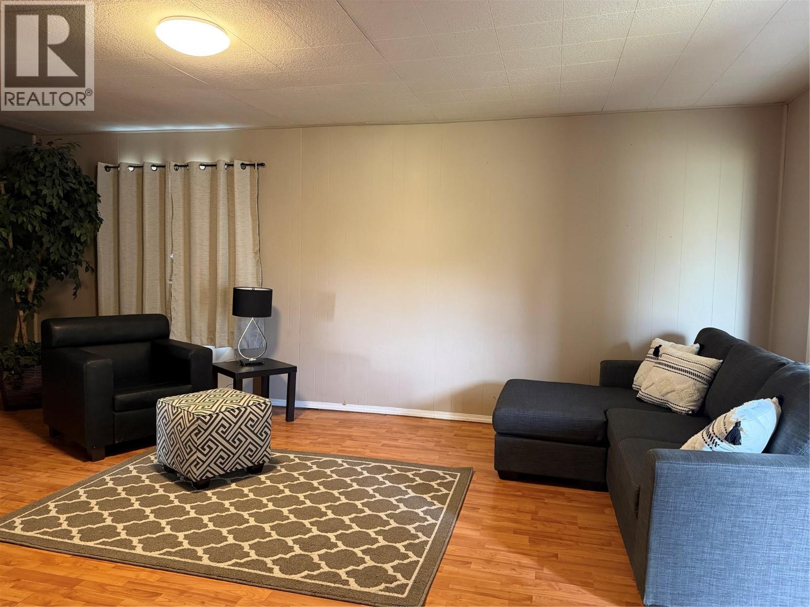 1009 95 Avenue - 3
