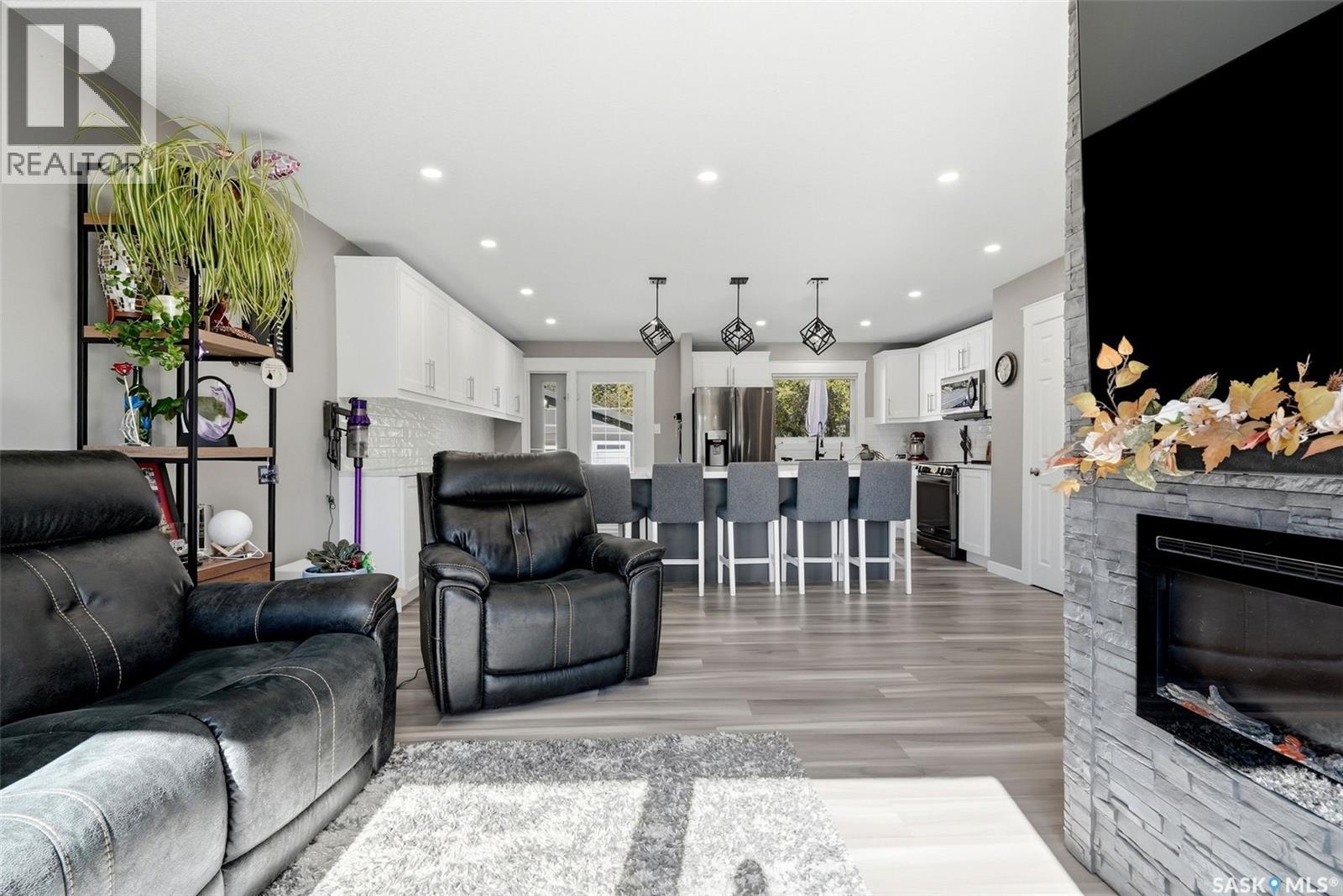 6702 Whelan DRIVE - 7