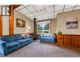 Living room - 404 Concession 5 Road, Fisherville, ON N0A1G0 Photo 9
