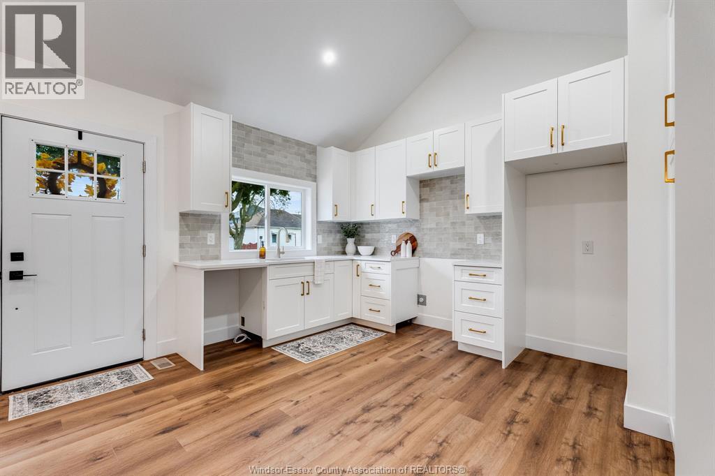 5 Howard STREET - 6