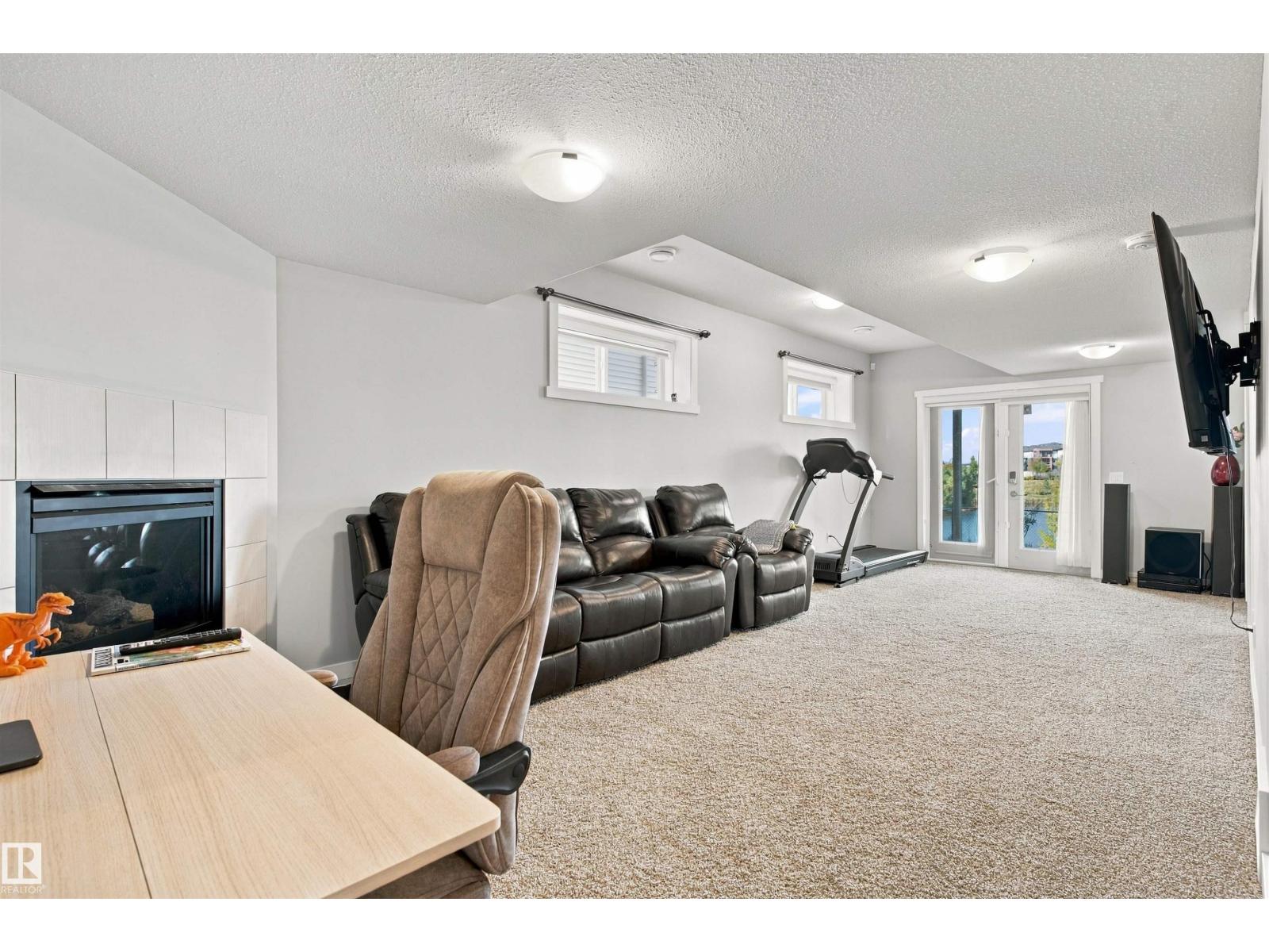 5708 12 AV SW - 39
