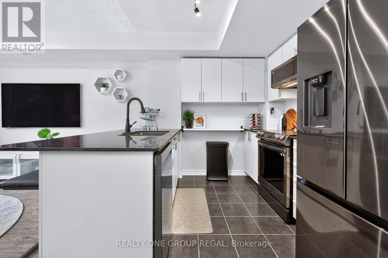 #155 6 FOUNDRY AVENUE - Image 21