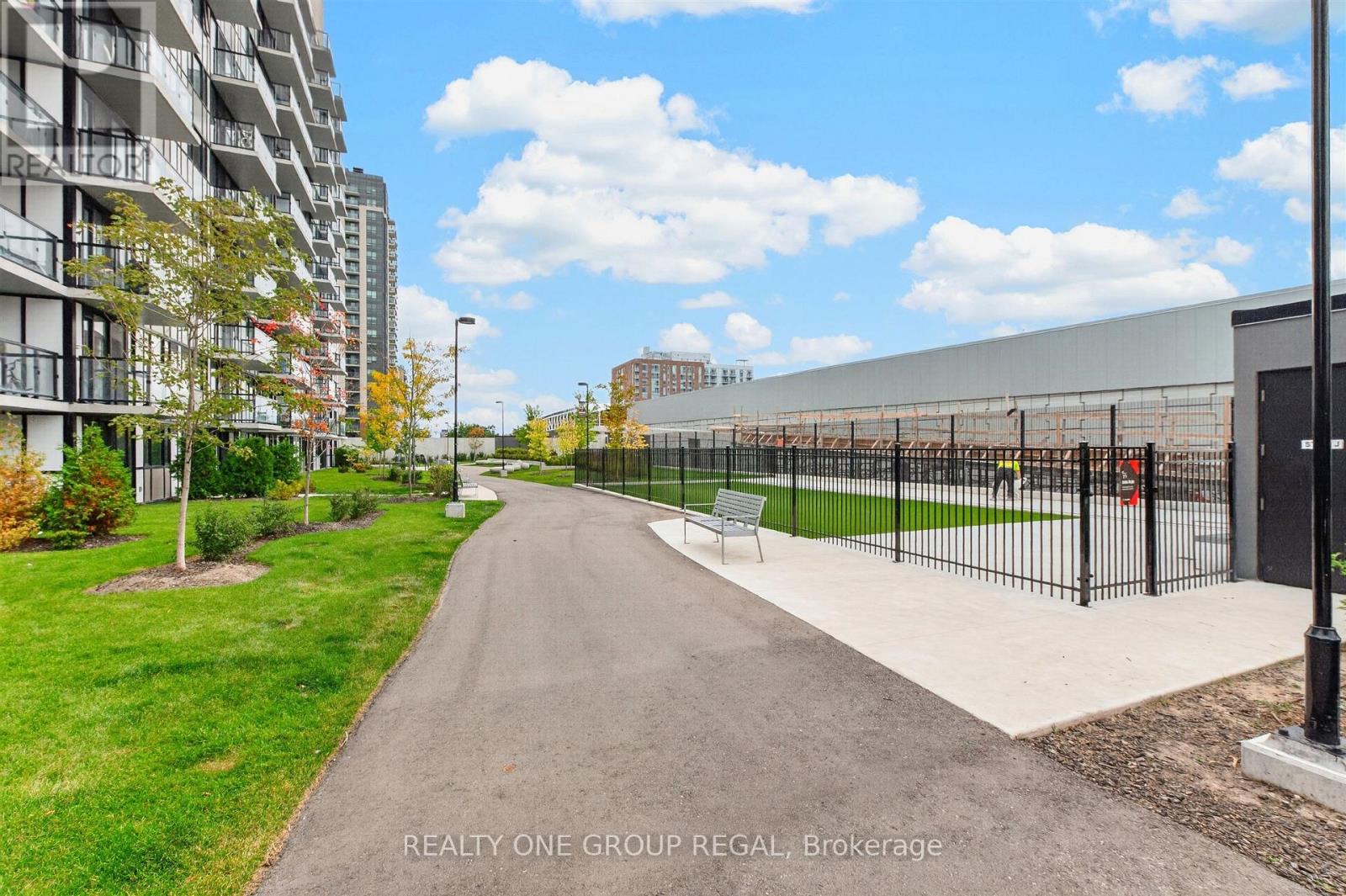 #155 6 FOUNDRY AVENUE - 35