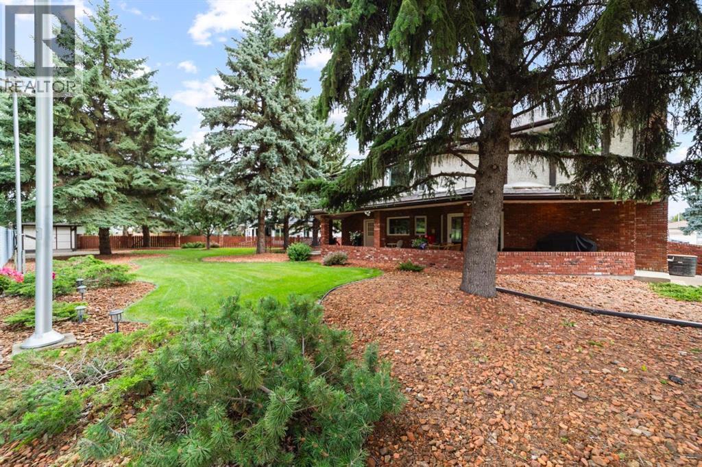 Listing photo – 5302 61 Street Close, Camrose
