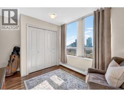 2001, 650 10 Street SW - photo 37