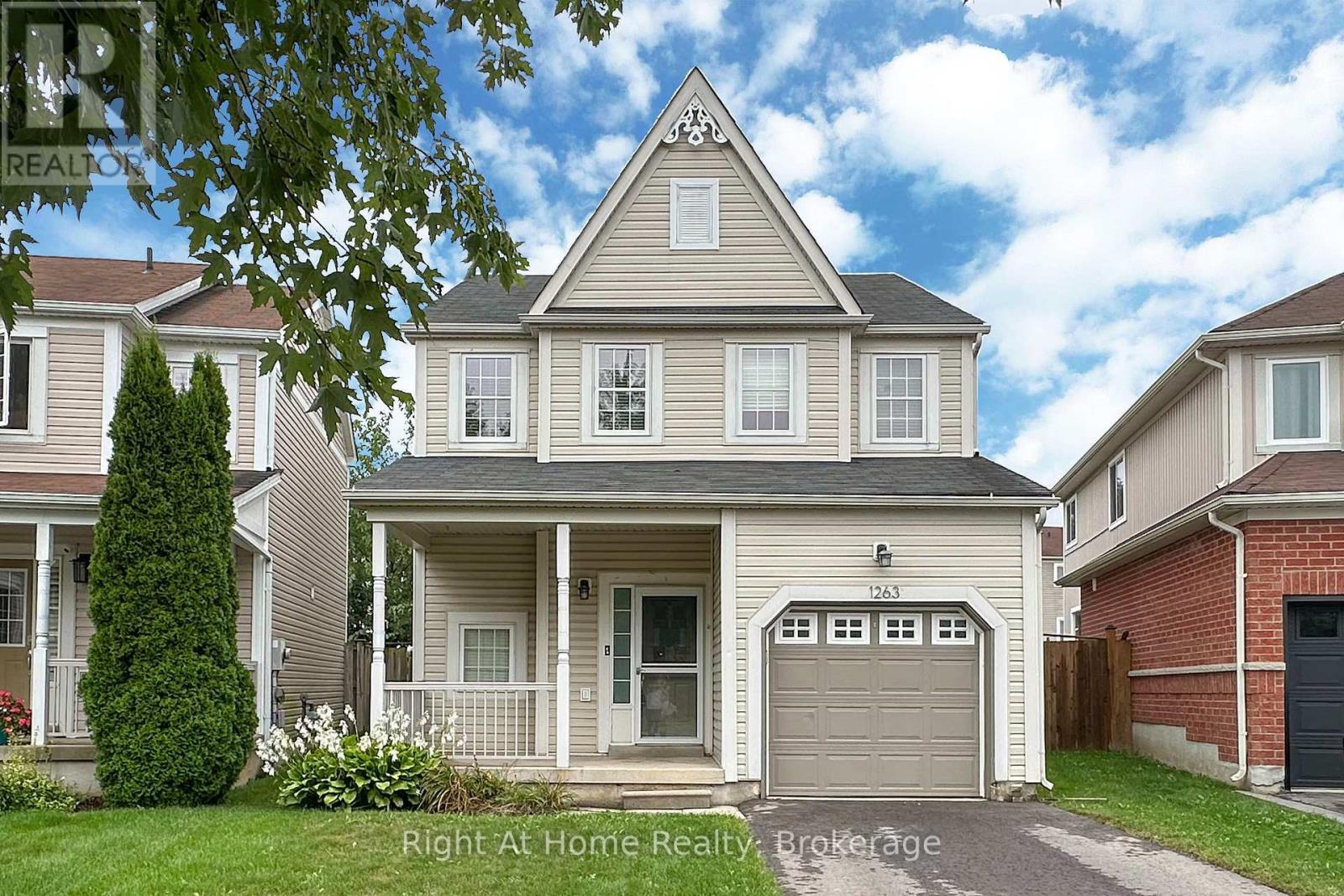 1263 Gyatt Crescent, Oshawa, ON photo 2