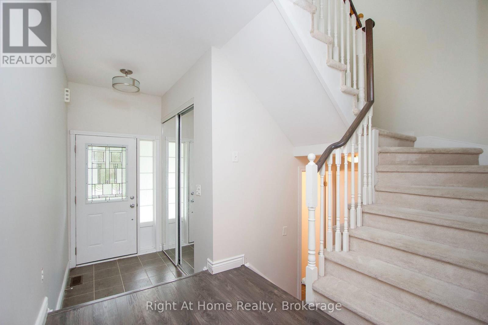 1263 Gyatt Crescent, Oshawa, ON photo 4