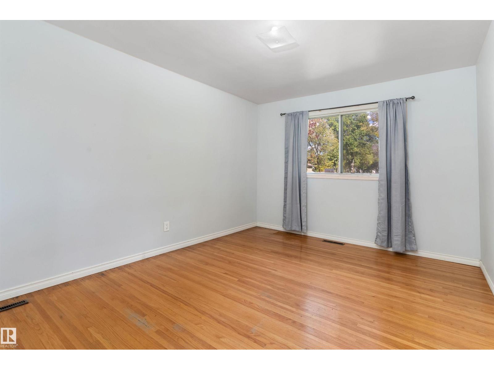 13003 Sherbrooke Avenue NW, Sherbrooke — photo 12 of 30: Property photo