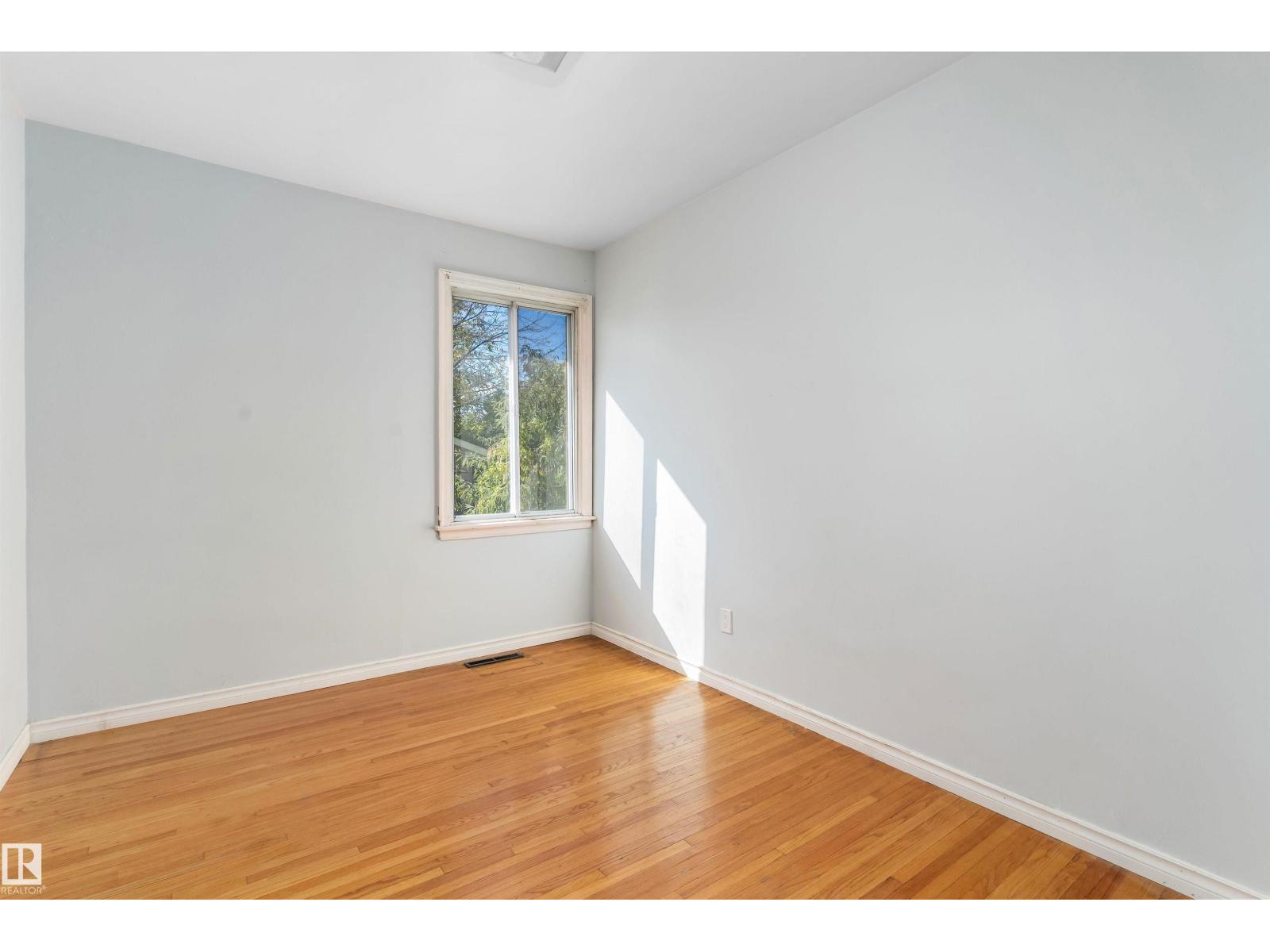 13003 Sherbrooke Avenue NW, Sherbrooke — photo 10 of 30: Property photo