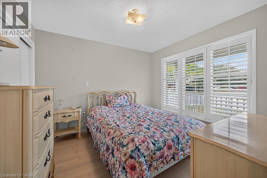 166 TOBY Crescent, Hamilton — photo 4