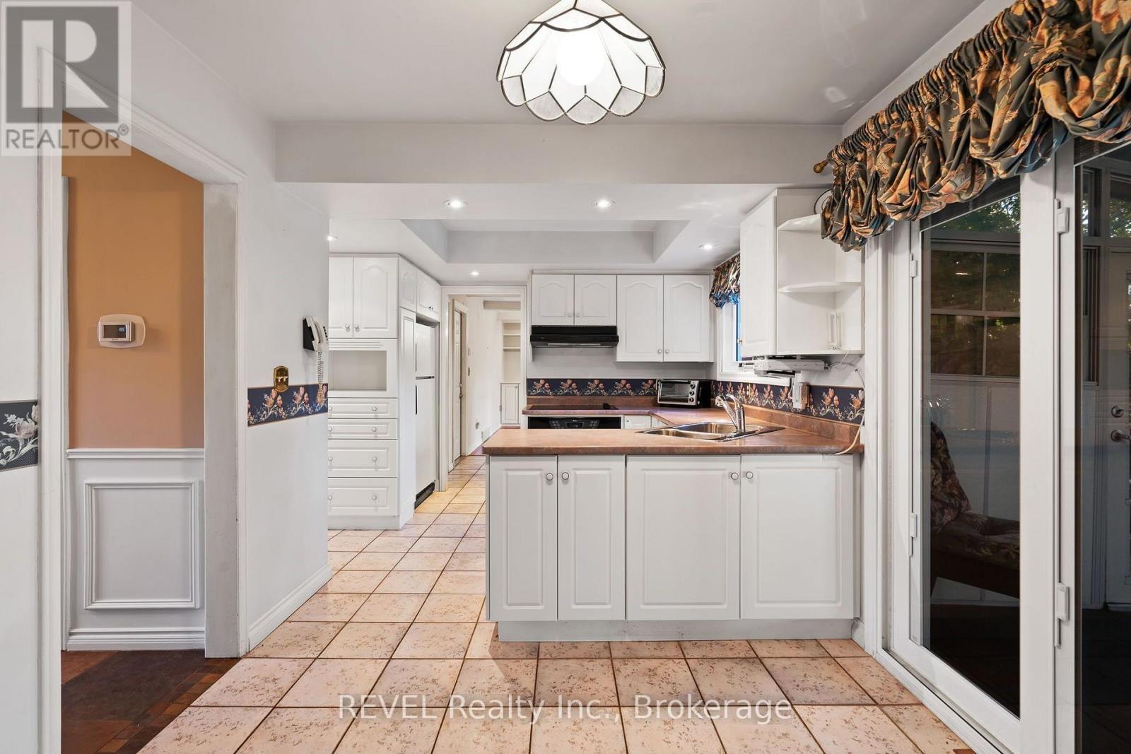 3839 POTTER HEIGHTS - 12