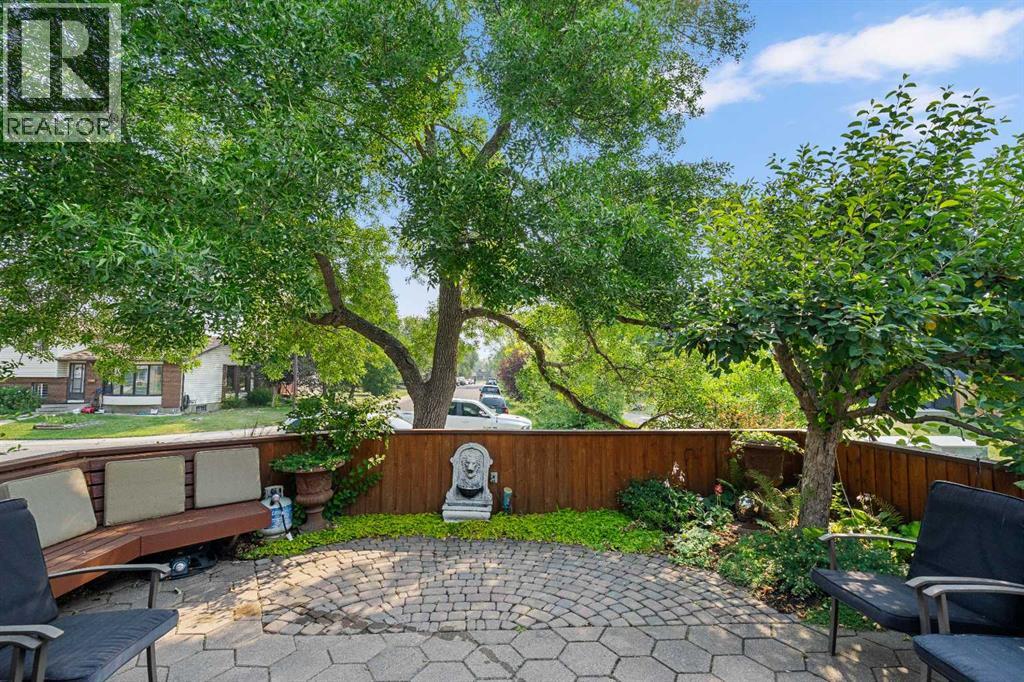 152 Templewood Road NE - 38
