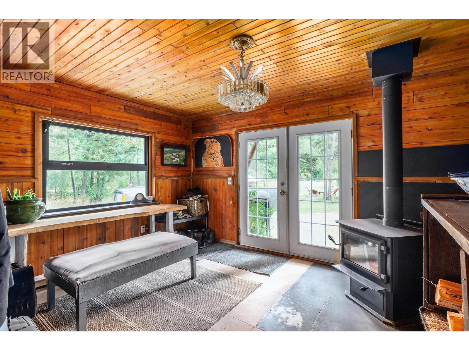 #22 6350 33 Highway - Image 16