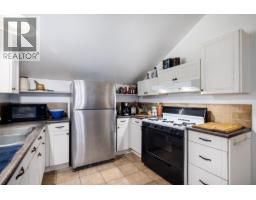 Primary Bedroom - 6350 33 Highway Unit# 22, Beaverdell, BC V0A1H0 Photo 9