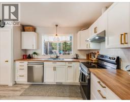 1359 Grosvenor Place, Castlegar, BC V1N3X8 Photo 17