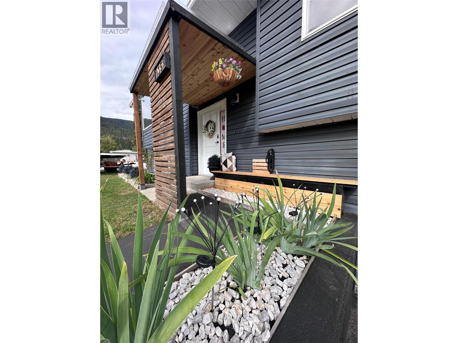 1359 Grosvenor Place - 2