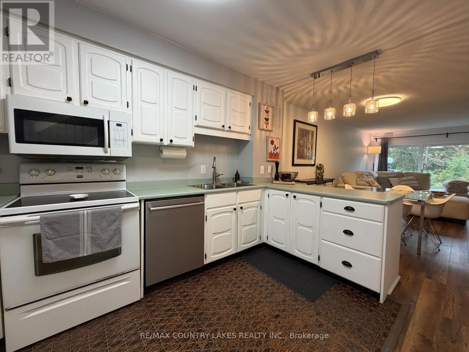 18-2 Paradise Boulevard, Ramara photo 6