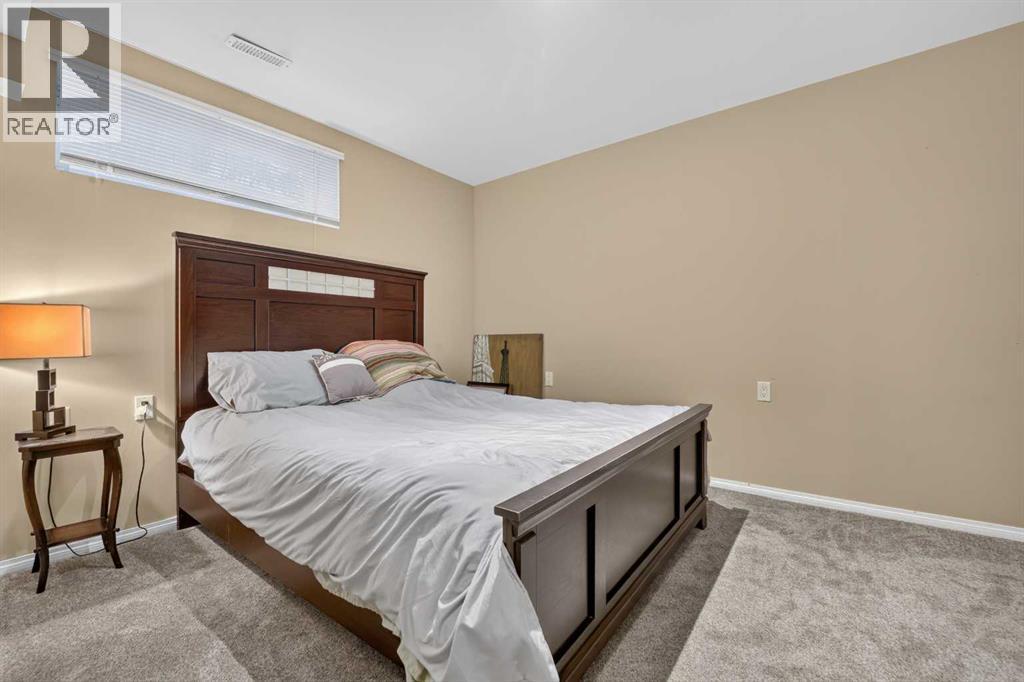 509 Gateway Crescent S - 37