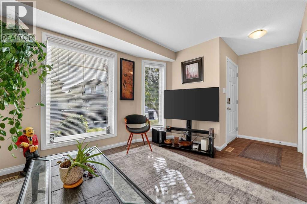 509 Gateway Crescent S - 8