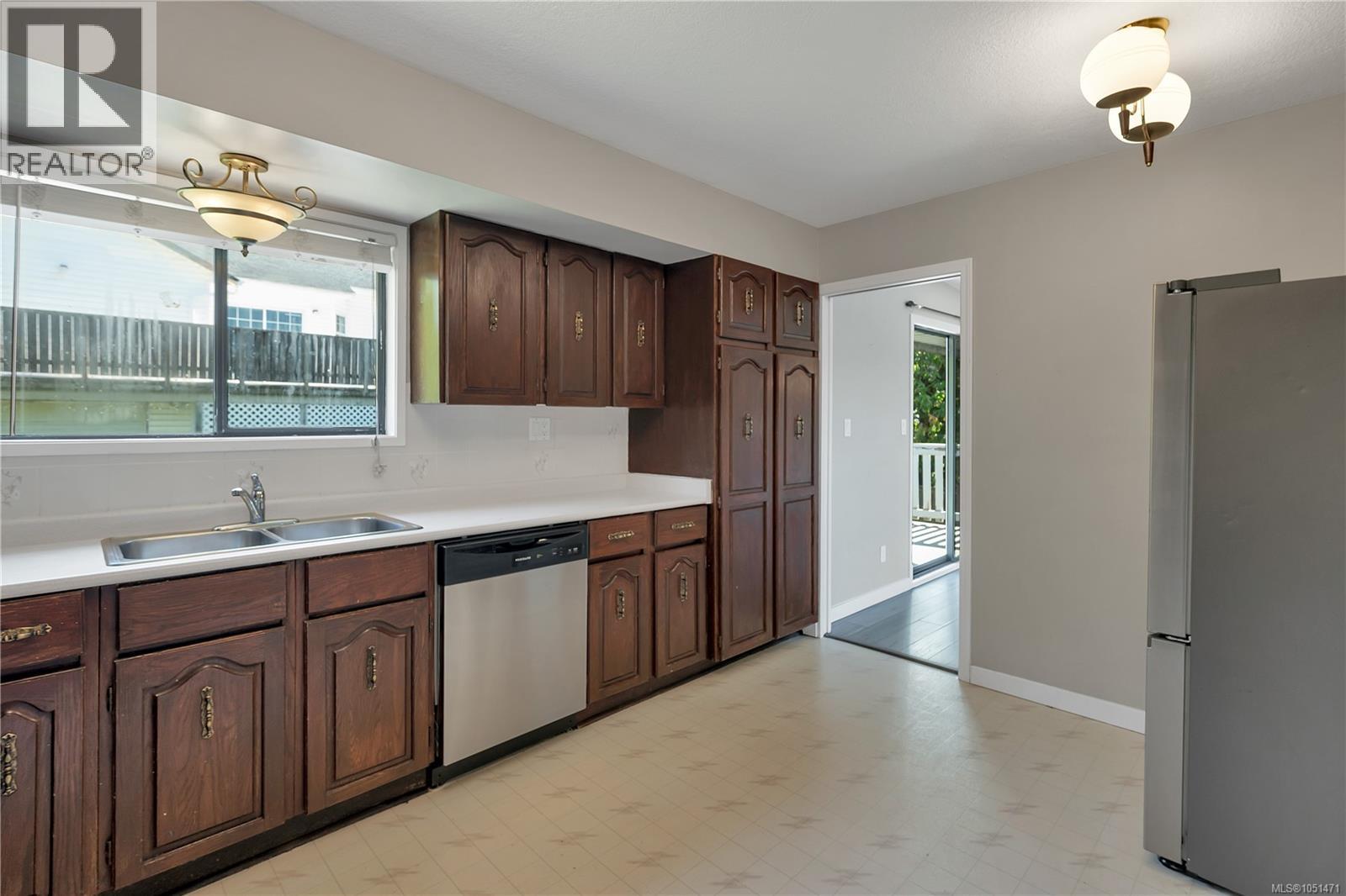 531 Savary Cres - 12
