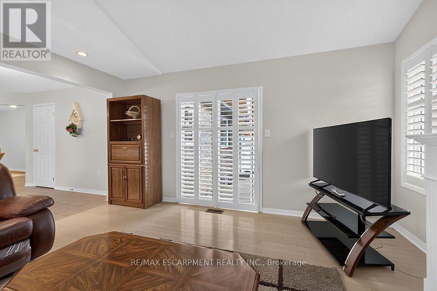 166 TOBY CRESCENT - 13