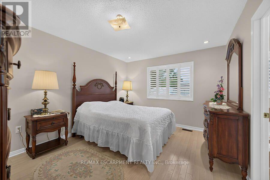 166 TOBY CRESCENT - 14