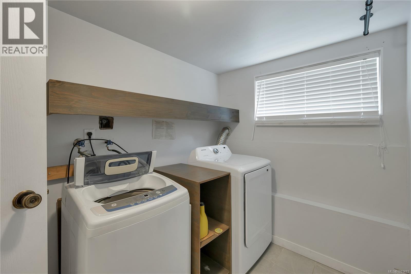 531 Savary Cres - Image 44