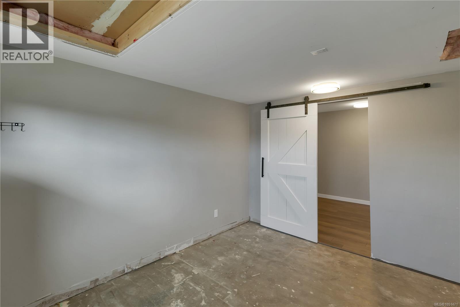 531 Savary Cres - Image 40