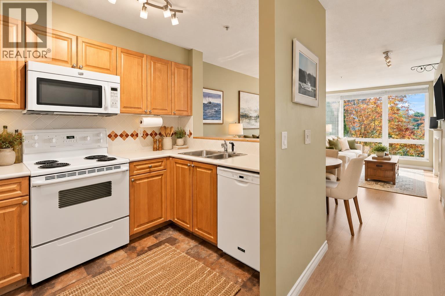 Photo of 206 5800 ANDREWS ROAD 8